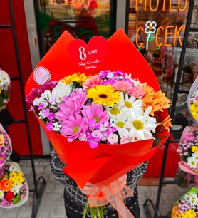 Renkli papatya buketi